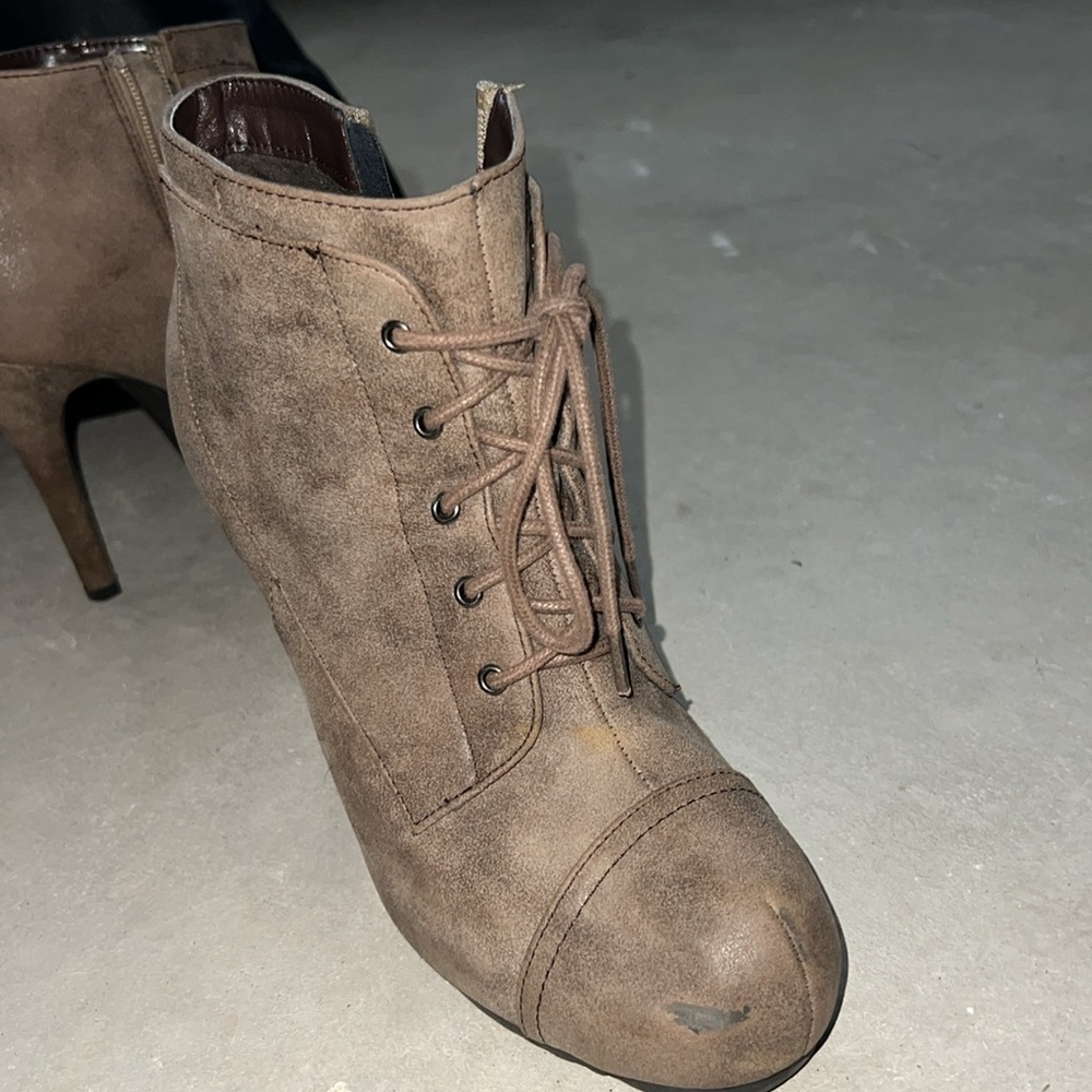 Size 10 boots - Picture 4 of 4